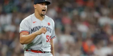 Cuatro dominicanos elevan sus bonos en el mercado de cambios