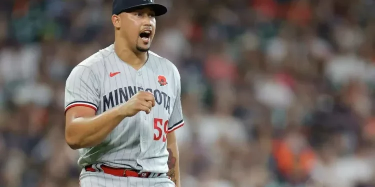 Cuatro dominicanos elevan sus bonos en el mercado de cambios