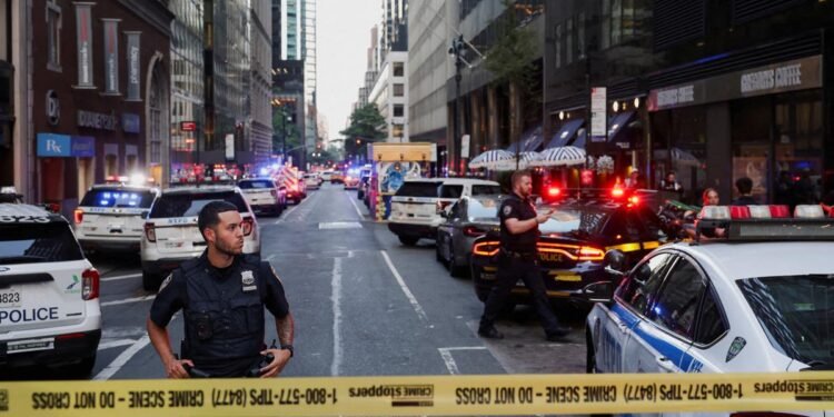 Tiroteo en Manhattan deja cinco muertos, entre ellos el sospechoso que ya fue identificado