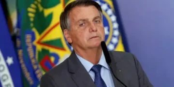 El Supremo de Brasil impone a Bolsonaro la tobillera electrónica y le prohíbe usar las redes sociales
