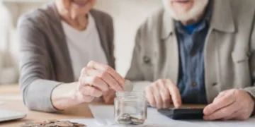 Economista advierte sobre riesgos en uso de los fondos de pensiones