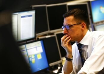 Bruselas pide evaluar los riesgos de los contenidos de la inteligencia artificial