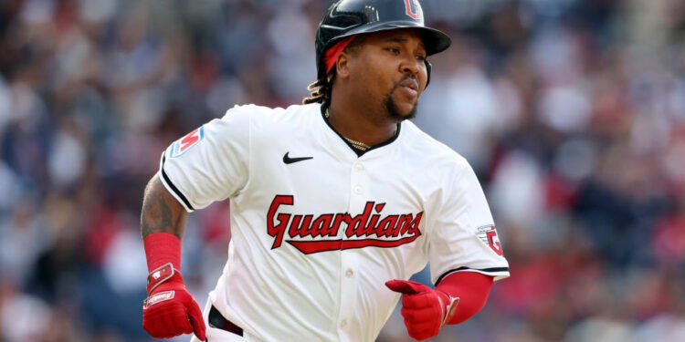 José Ramírez suma su quinta temporada seguida de 20-20 en Grandes Ligas