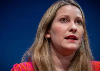 «Los jóvenes no son una generación inherentemente misógina: se están radicalizando por algoritmos diseñados para ofrecerles contenido cada vez más extremo»