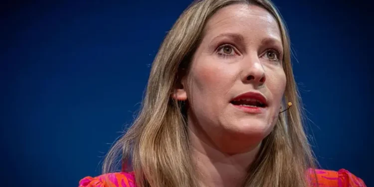 «Los jóvenes no son una generación inherentemente misógina: se están radicalizando por algoritmos diseñados para ofrecerles contenido cada vez más extremo»