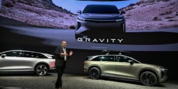 Uber invertirá USD 300 millones en Lucid Motors para desarrollar su flota de robotaxis