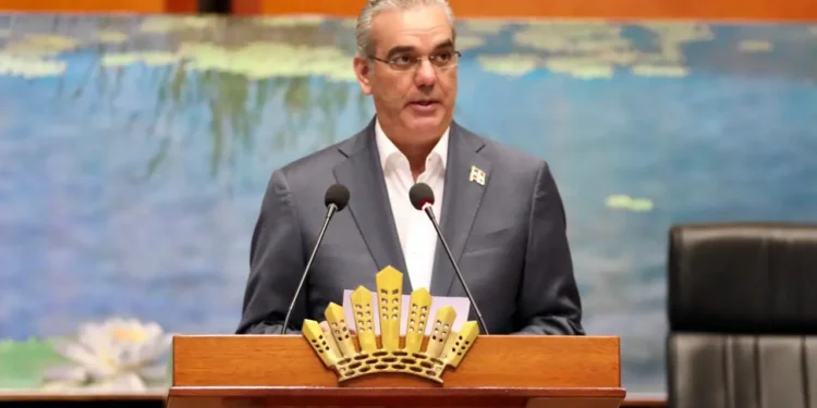 Luis Abinader alerta en Guyana sobre el impacto del sargazo en vida marina