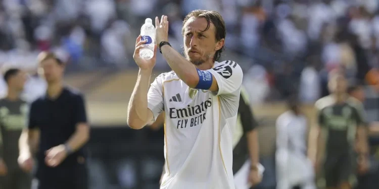 Luka Modrić y Lucas Vázquez se despiden del Real Madrid con una dolorosa derrota ante PSG