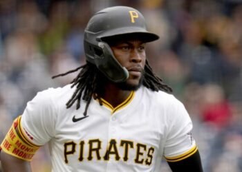 Filis y Piratas negocian un intercambio por el dominicano Oneil Cruz