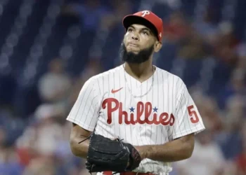 Orioles traspasan a Domínguez a los Azulejos entre juegos de la doble cartelera