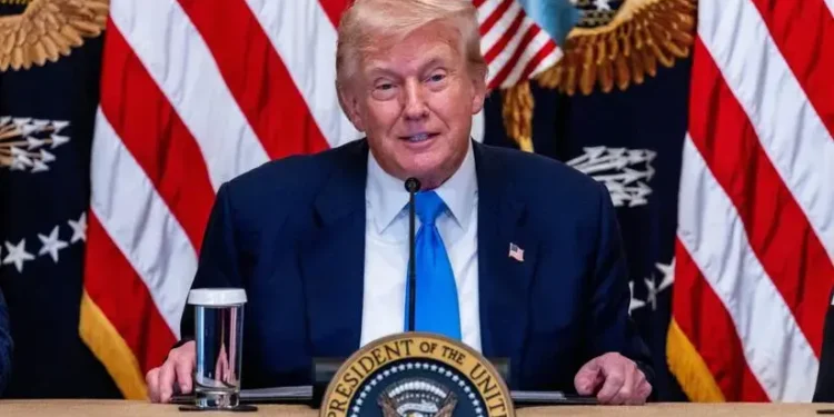 Trump celebra los aranceles: «Están haciendo Estados Unidos grande y rico de nuevo»