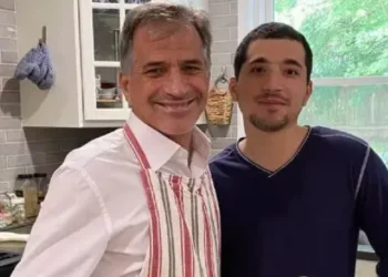 Hombre que mató a mujer e hirió a cinco personas iba puerta por puerta para atacar a las víctimas