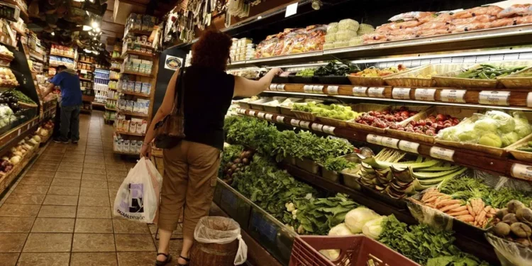 La inflación interanual en EEUU sube tres décimas en junio, hasta el 2,7 %
