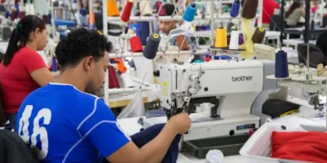 Textiles dominicanos advierten colapso de la industria por importaciones desde China