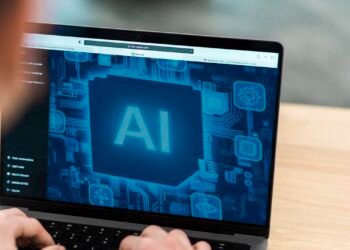 Más del 85 % de las empresas en Latinoamérica usan IA, según experto