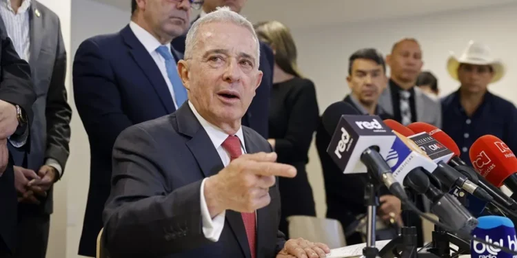 La Procuraduría de Colombia pide revocar la condena en contra del expresidente Álvaro Uribe