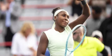 Coco Gauff supera 14 dobles faltas y avanza en Montreal