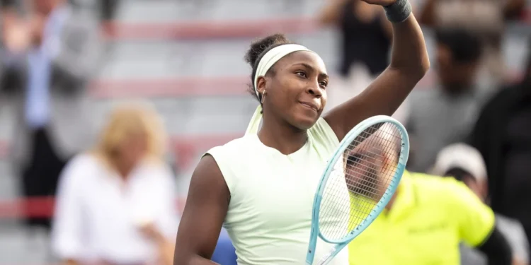 Coco Gauff supera 14 dobles faltas y avanza en Montreal