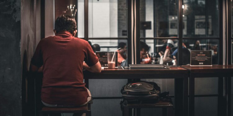 ¿No te gusta ser incluido en grupos o fiestas? Esto puede ser FOBI