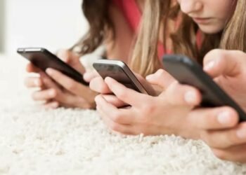 El exceso de tiempo ante las pantallas amenaza la salud cardíaca de los jóvenes