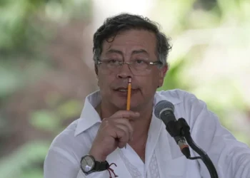 La ‘paz total’, buque insignia de Petro en Colombia, hace agua a un año de que finalice su mandato