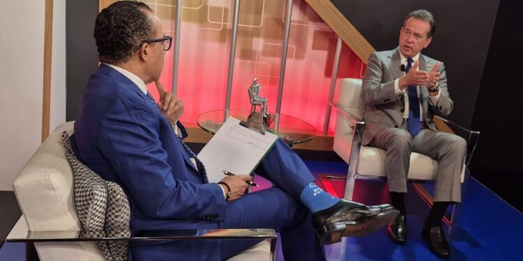 Ito Bisonó admite que Gobierno necesita más recursos y tendrán que venir de una reforma