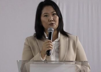 Keiko Fujimori afirma que Petro se ha inventado conflicto con Perú y le llama guerrillero