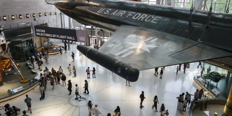 La Casa Blanca revisará los museos Smithsonian para alinearlos con la visión de Trump, según el WSJ