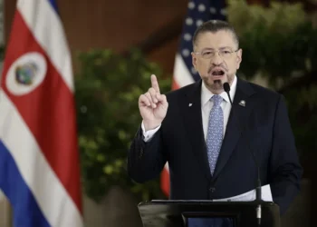 El presidente Chaves acusa al fiscal de Costa Rica de instigar una crisis política con caso en su contra