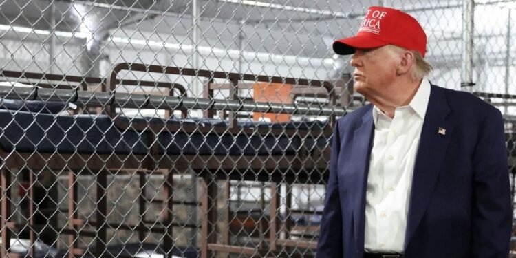 ‘Alligator Alcatraz’, la cárcel para inmigrantes rodeada de caimanes prevé cerrar en cuestión de días