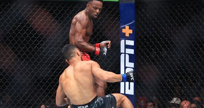 Nocaut brutal sacude la UFC (video)