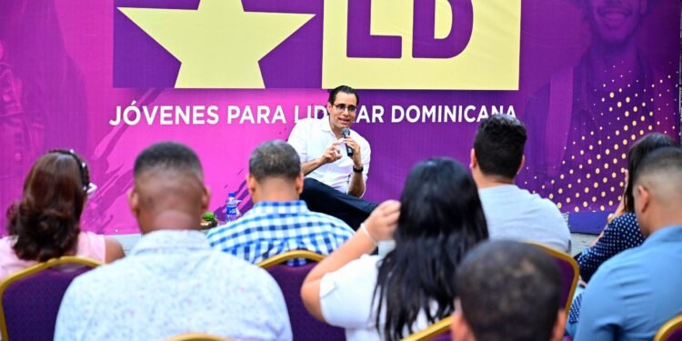 Jóvenes llamados a escribir importantes capítulos de nuestra historia