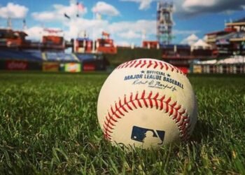 MLB busca redistribuir la transmisión de varios juegos tras una nueva relación con ESPN
