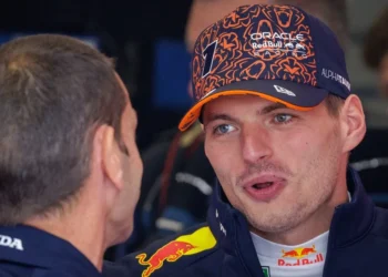 Max Verstappen despeja rumores y confirma su permanencia en Red Bull para 2026