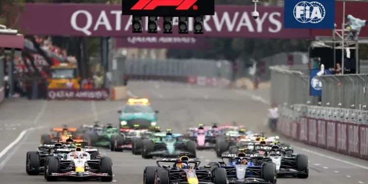 Verstappen gana el Gran Premio de Azerbaiyán, Sainz tercero