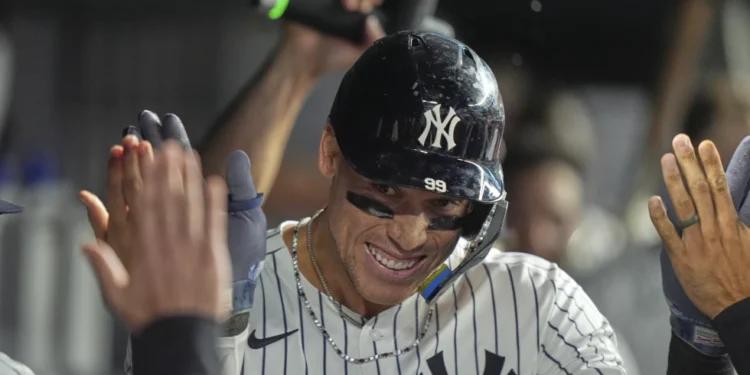Judge alcanza a DiMaggio en la lista de jonroneros de Yankees, que doblegan 9-3 a Tigres