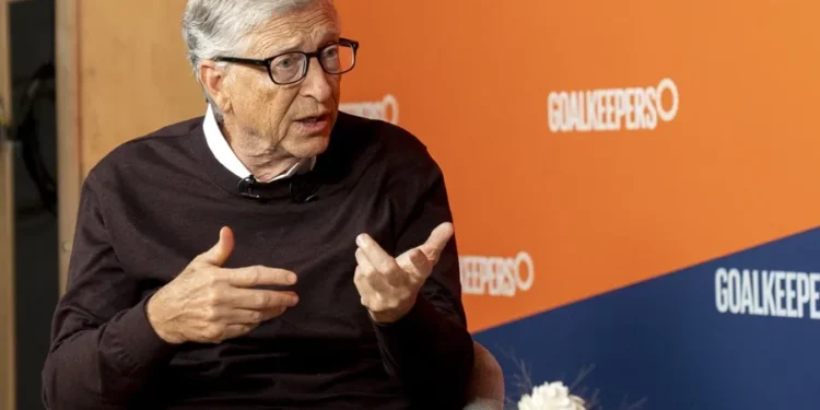 Bill Gates defiende «la verdad sobre las vacunas»: Gracias a ellas mueren menos niños