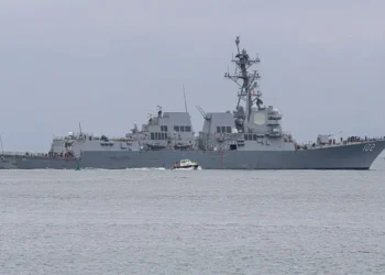 Qué busca Trump con el insólito despliegue militar de EE.UU. en el Caribe y su «ataque letal» a un bote procedente de Venezuela