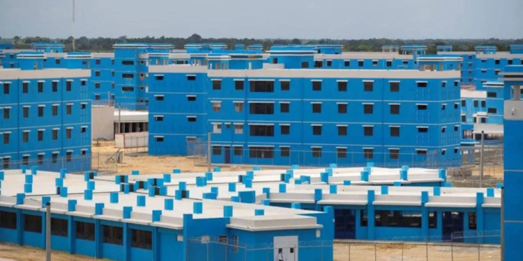 Gobierno abre licitación de 10 cárceles por más de RD$ 7,541 millones