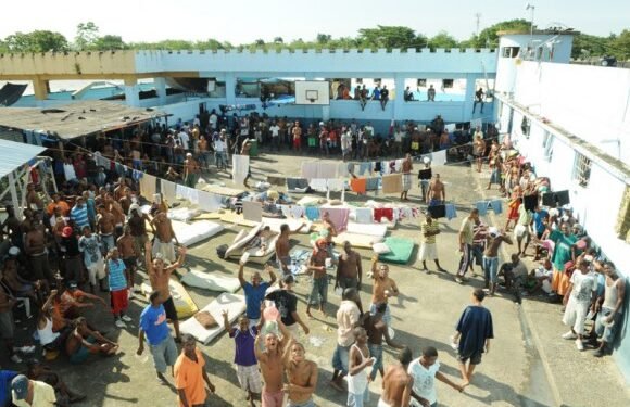 Finjus y Derechos Humanos deploran crisis por hacinamiento en cárceles del país