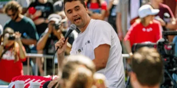 Así ocurrió el atentado donde falleció Charlie Kirk, la cara joven del movimiento MAGA dispuesta a debatir a sus oponentes