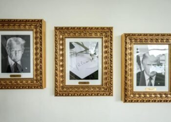 Trump sustituye foto de Biden por un ‘autopen’ en galería presidencial de la Casa Blanca