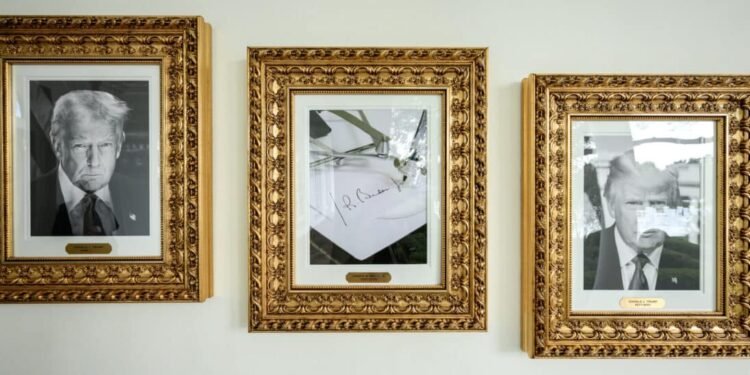 Trump sustituye foto de Biden por un ‘autopen’ en galería presidencial de la Casa Blanca