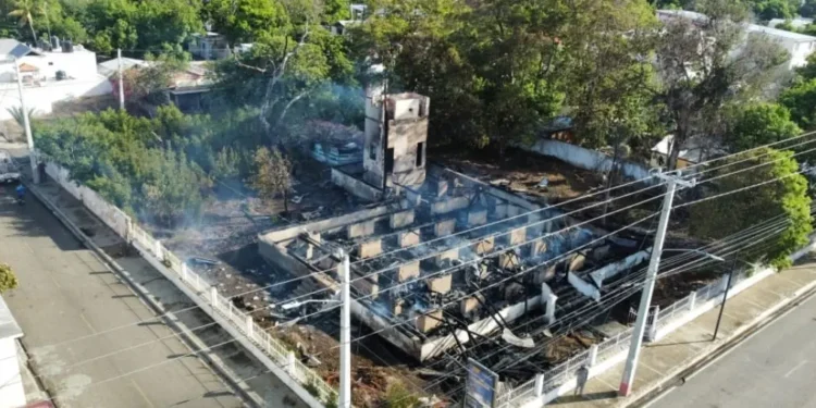 Descartan cortocircuito en incendio de emblemática joya arquitectónica Villa Doña Emilia en Montecristi