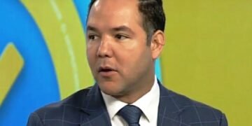 Comprando energía cara para botarla