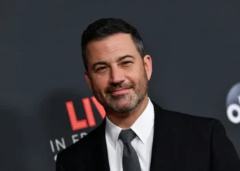 Jimmy Kimmel critica que el gobierno de EEUU amenace a comediantes en su regreso a la TV