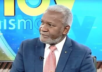 El 10.4% por ciento de los centros escolares no pudieron iniciar las clases por la falta de aulas, denuncia el ex ministro Melanio Paredes