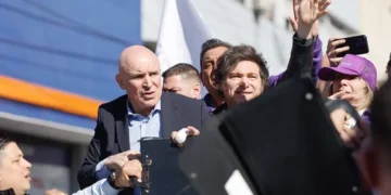 Seis de cada diez argentinos desaprueba la gestión de Milei, según una encuesta