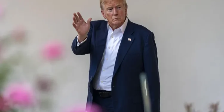 Trump rechaza aclarar si es el autor de una supuesta carta a Epstein: «Es un tema zanjado»