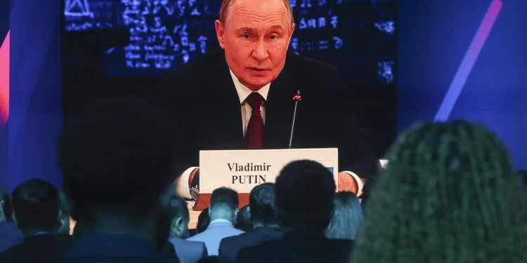 Rusia trata de expandir su influencia a través de la diplomacia nuclear